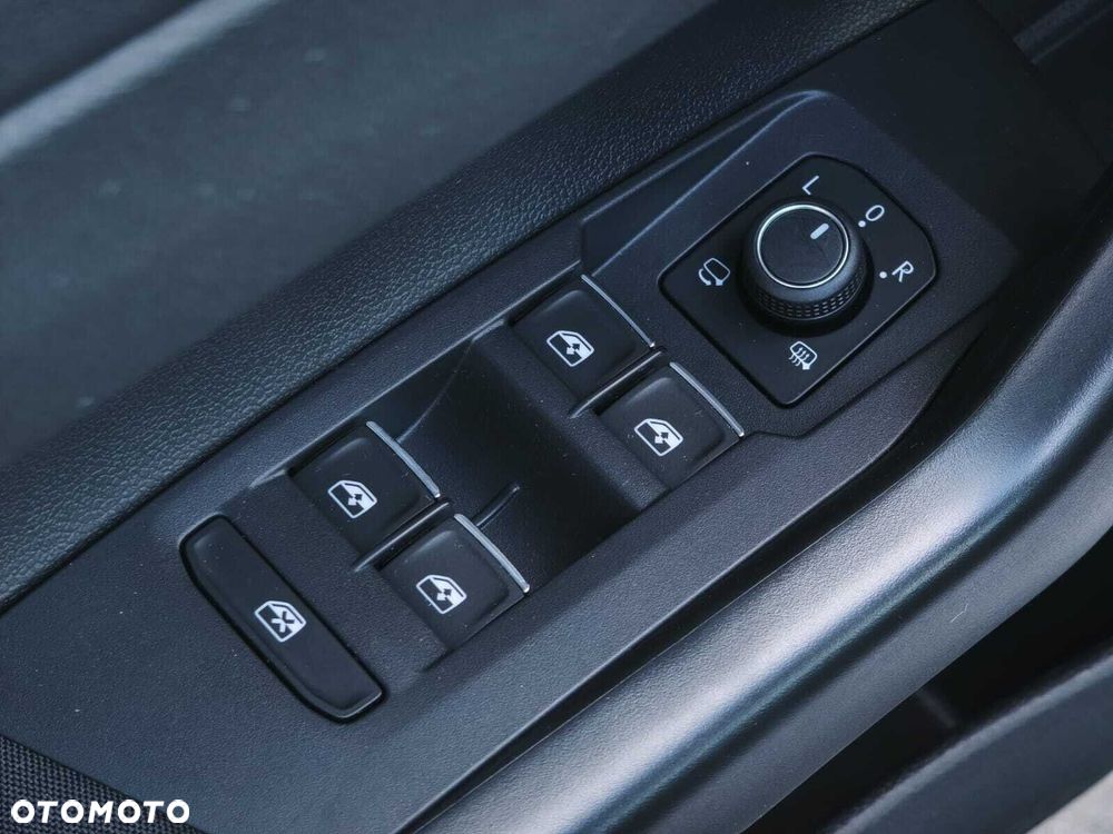 Volkswagen Polo 1.0 TSI R-Line DSG - 21
