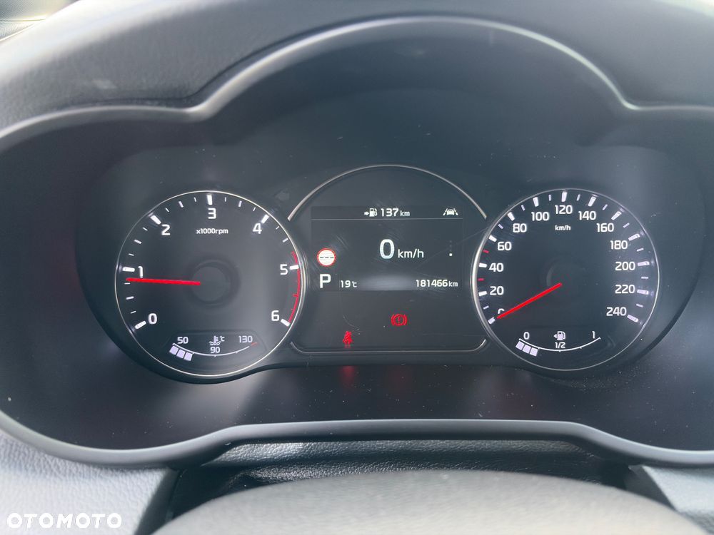Kia Carens 1.7 CRDi Business Line 7os 7DCT - 24