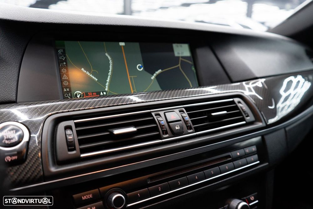 BMW M550d xDrive Auto - 36