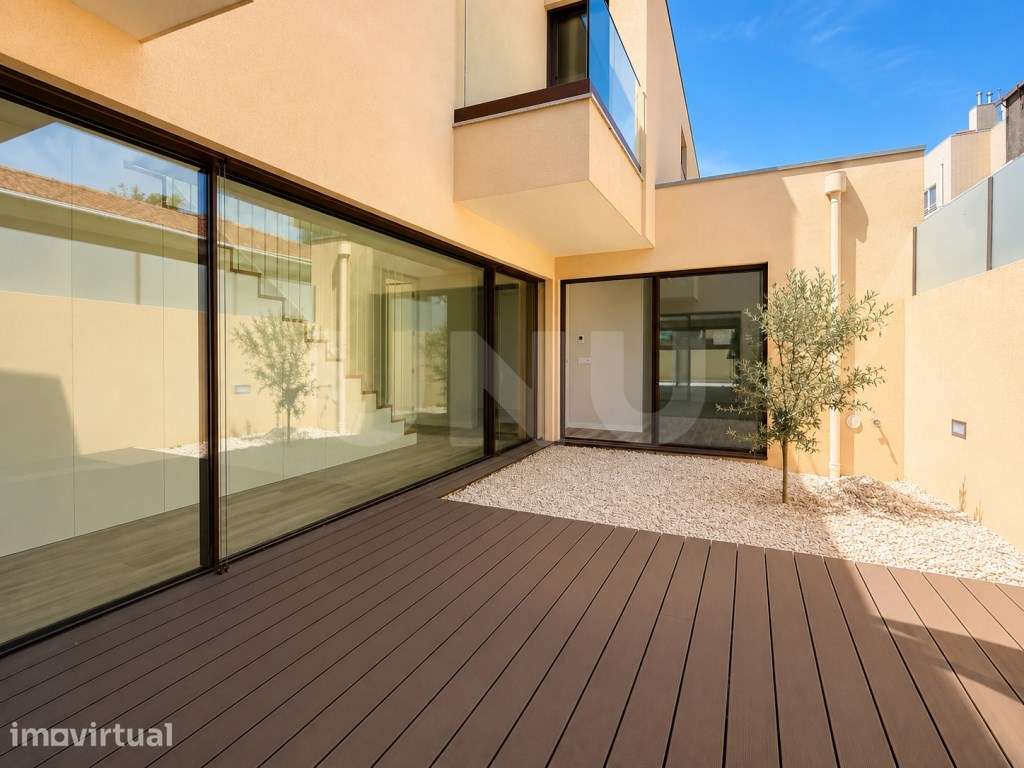 Moradia Contemporânea de Luxo a 700m da Praia da Granja - Grande imagem: 3/37