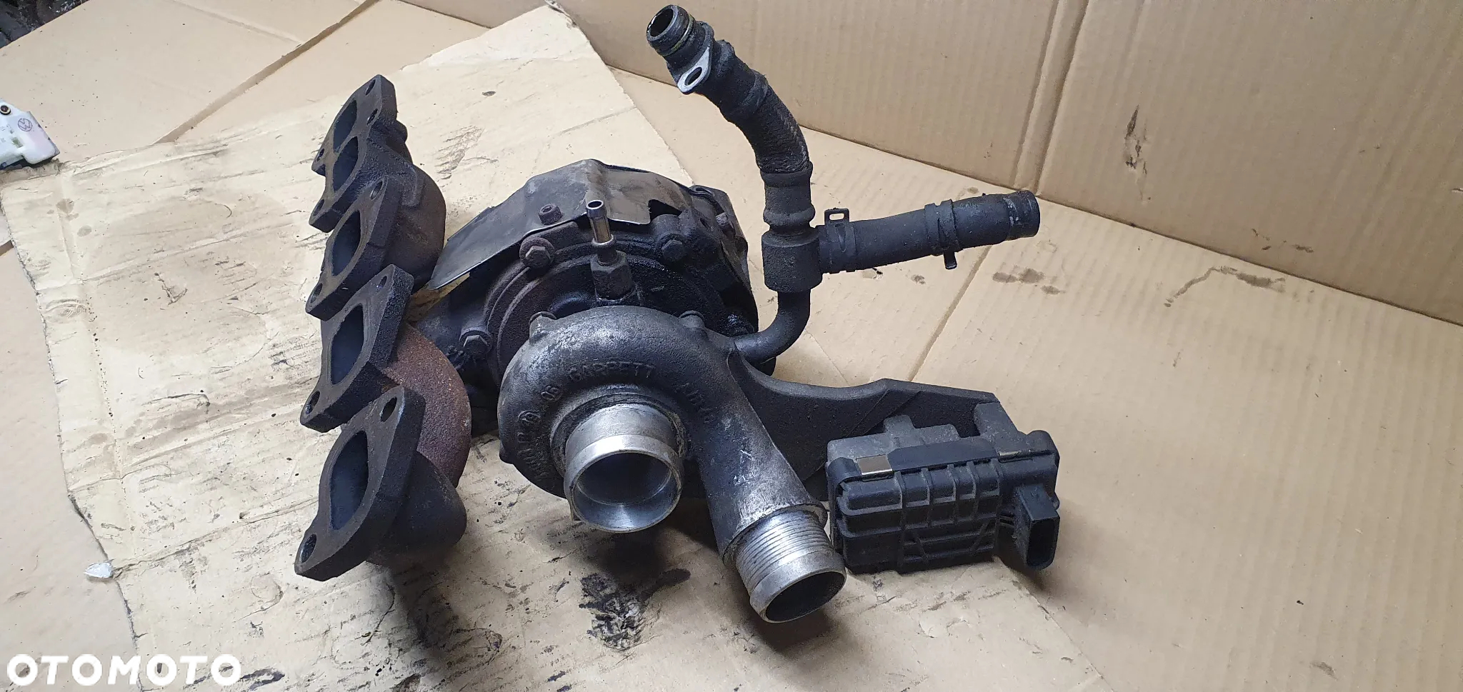 Turbina turbosprężarka prawa turbo nastawnik kolektor Audi A8 D3 4.2 TDI 057145722N - 5