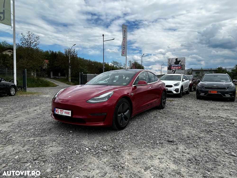 Tesla Model 3 - 1