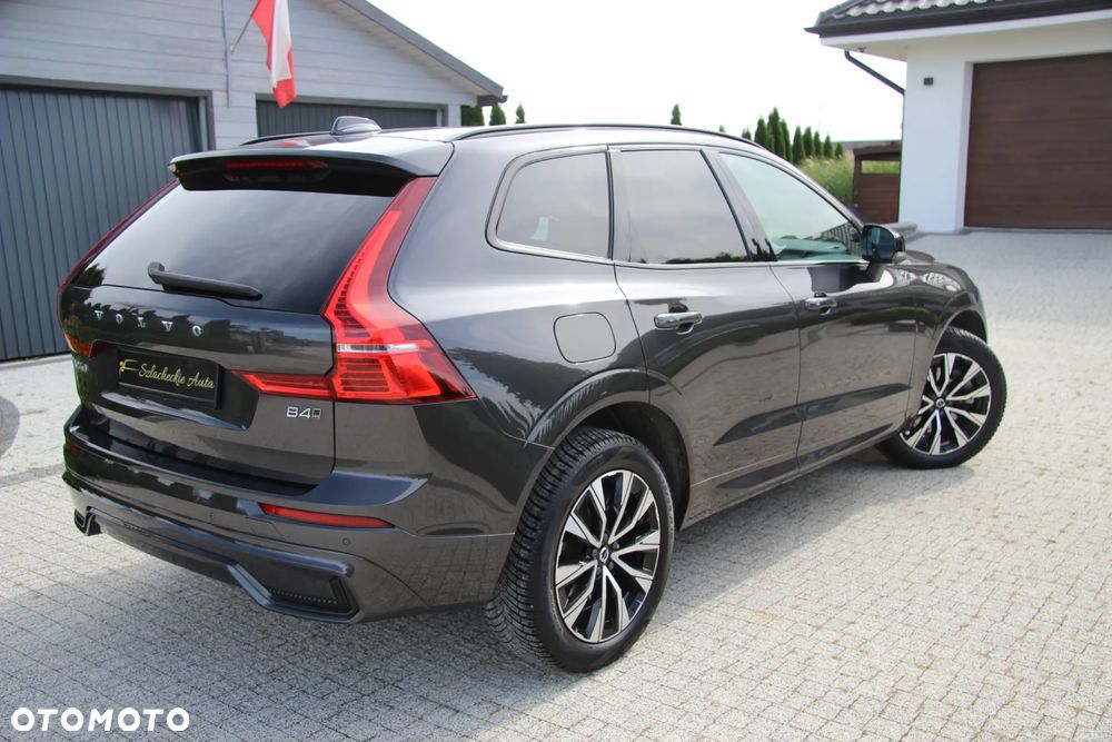 Volvo XC 60 B4 D AWD Plus Dark - 2