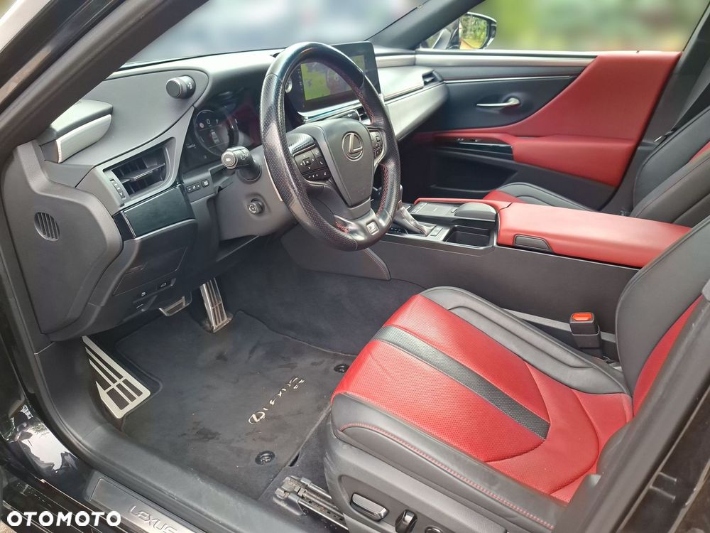 Lexus ES 300h F Sport Edition - 9