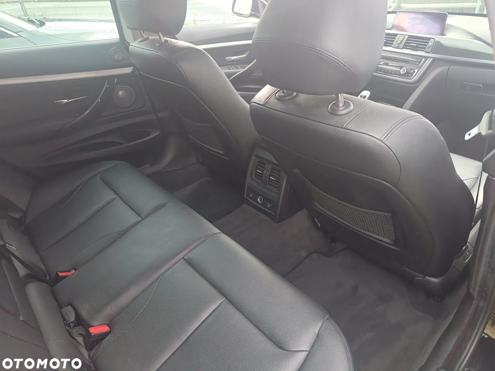 BMW Seria 3 328i Touring xDrive Sport-Aut - 31