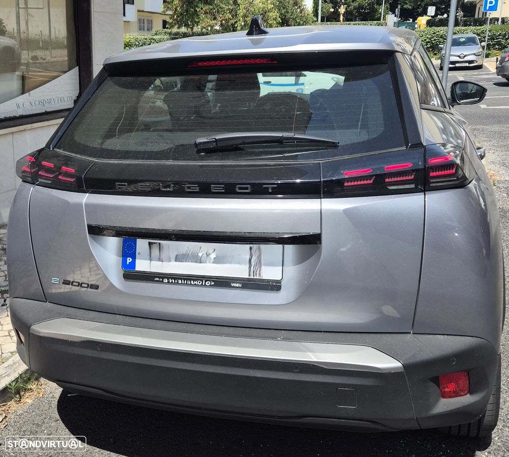 Peugeot e-2008 54 kWh Allure - 6