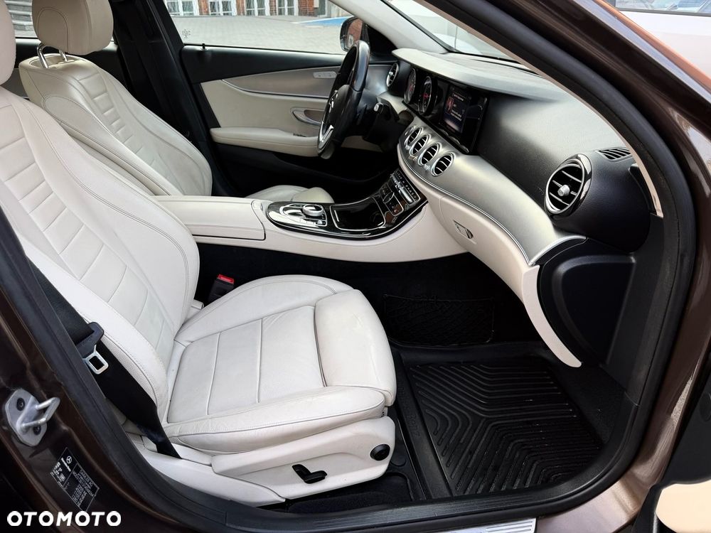 Mercedes-Benz Klasa E 200 d 9G-TRONIC - 29