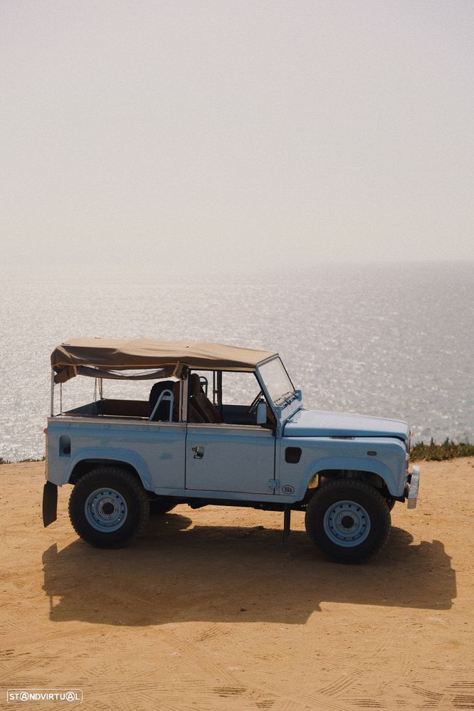 Land Rover Defender - 14