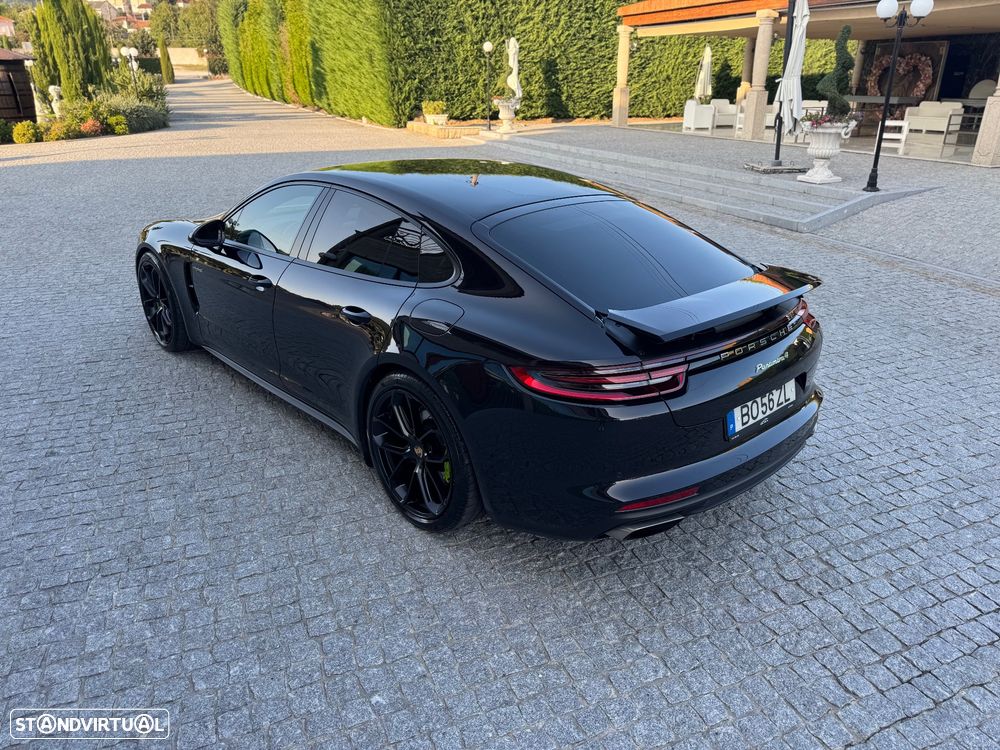 Porsche Panamera 4 E-Hybrid - 4