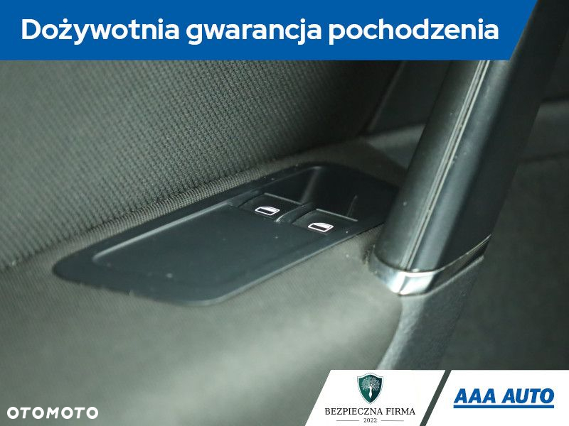 Volkswagen Golf - 20