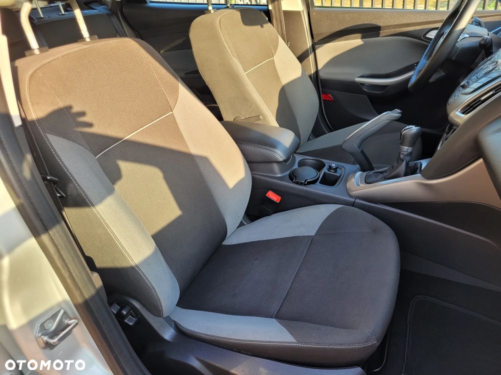 Ford Focus 1.6 Ambiente Start - 27