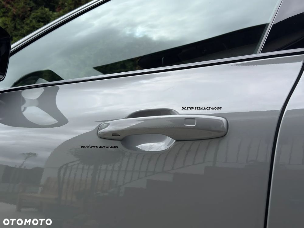 Volvo XC 60 B4 D AWD Plus Dark - 38