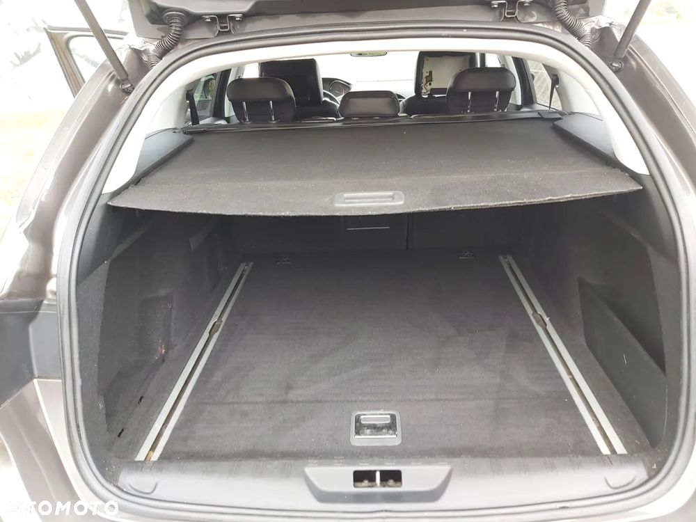 Peugeot 308 1.6 e-HDi Allure S&S - 13