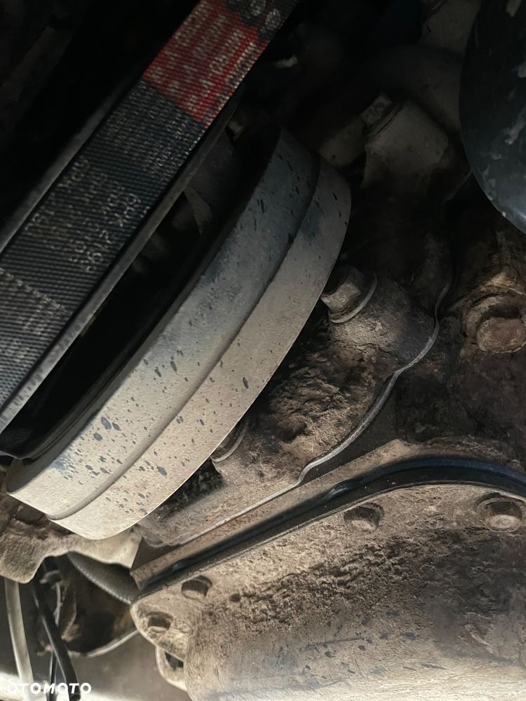 Jeep Grand Cherokee - 34