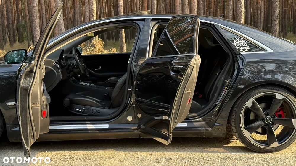 Audi A8 4.2 Quattro - 4