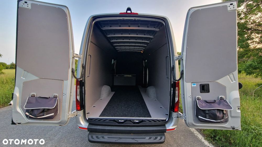 Mercedes-Benz Sprinter - 9