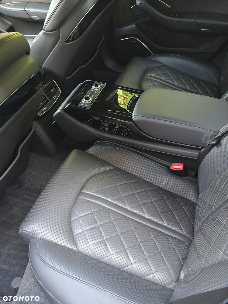 Audi S8 - 27