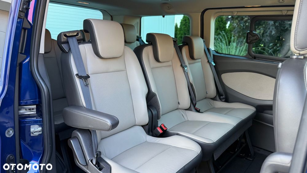 Ford Tourneo Custom - 20