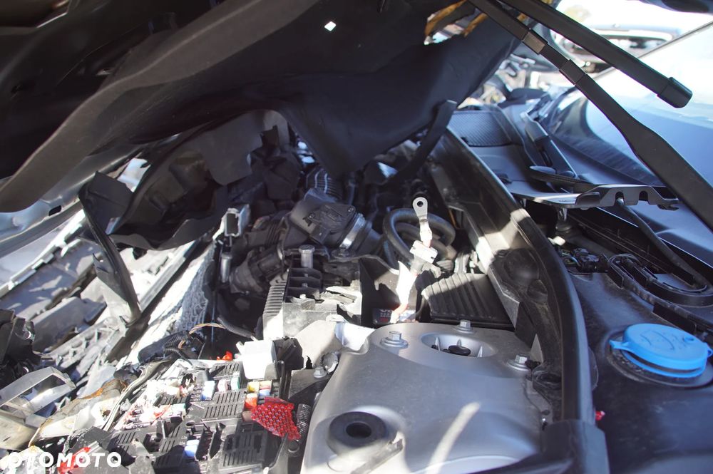Auto na części - Volvo V60 II 2.0 D3 150 KM D4204T16 TG-81SC 711 2019R Silnik Skrzynia Drzwi Klapa Zderzak Lampa Lusterko Szyba Szyberdach Panorama Deska Kokpit Sterownik Moduł Czujnik Licznik Wyświetlacz Kierownica - 21