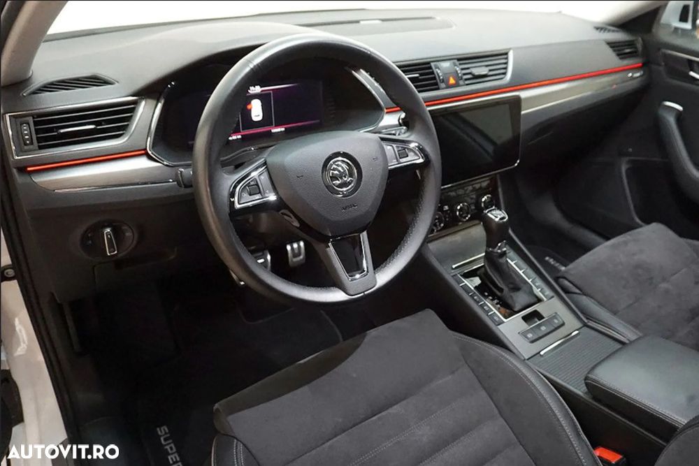 Skoda Superb Combi 2.0 TDI 4x4 DSG Scout - 9