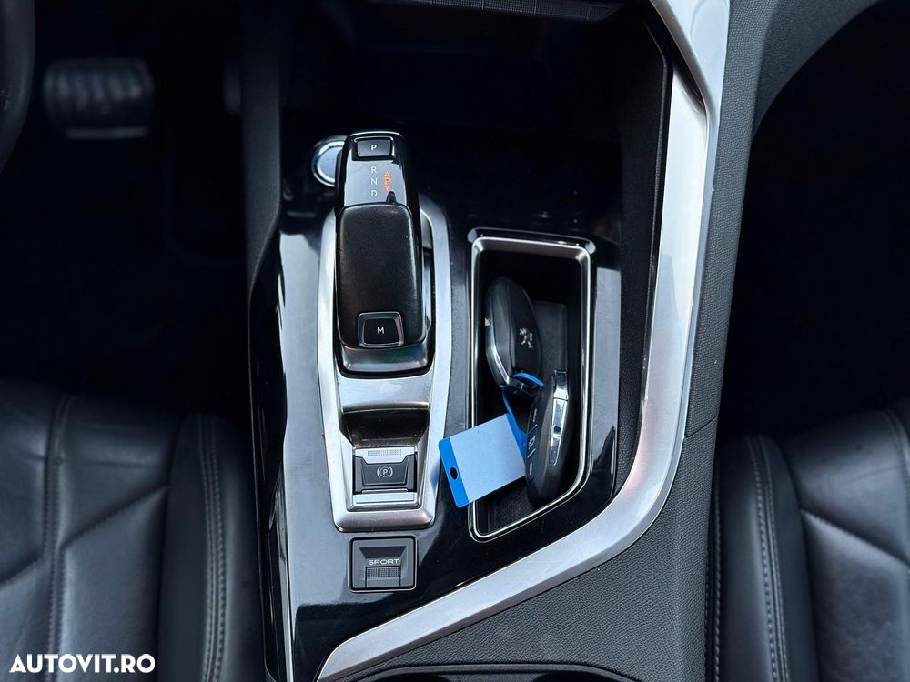 Peugeot 3008 PureTech 130 Stop & Start EAT6 Allure - 11