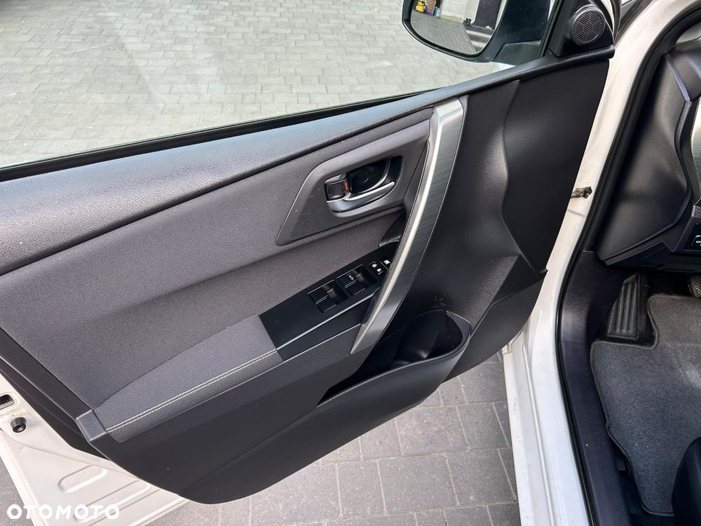 Toyota Auris 1.6 Premium - 14