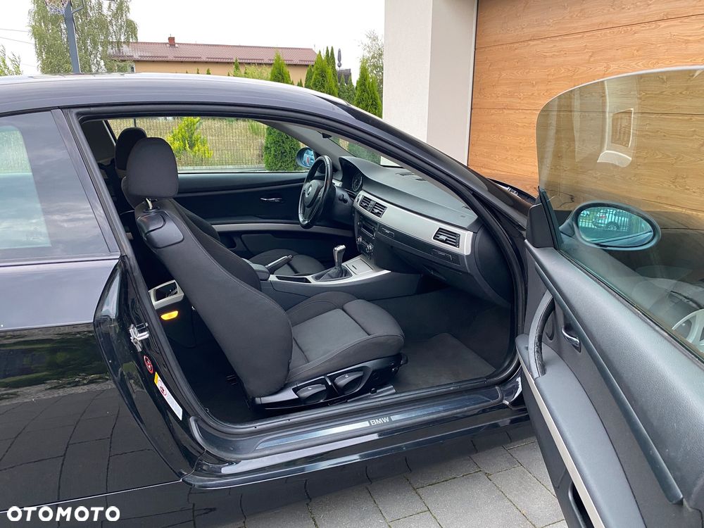 BMW Seria 3 320i Edition Exclusive - 30