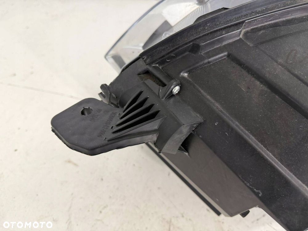 lampa prawy przód prawa przednia citroen jumpy iii eu - 10