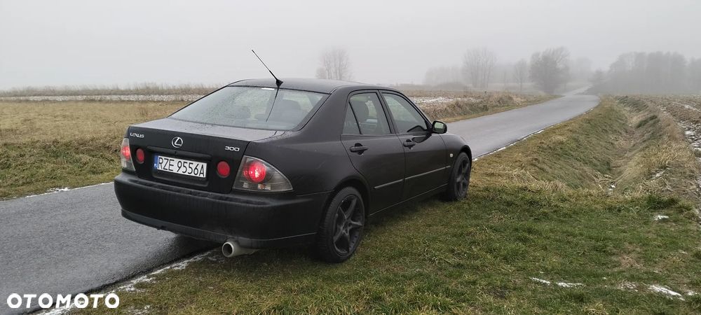 Lexus IS 300 Prestige - 12