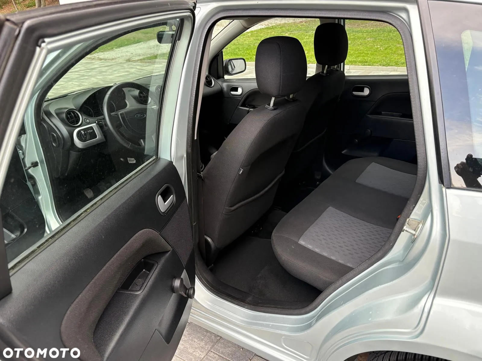 Ford Fiesta 1.3 Ghia - 21