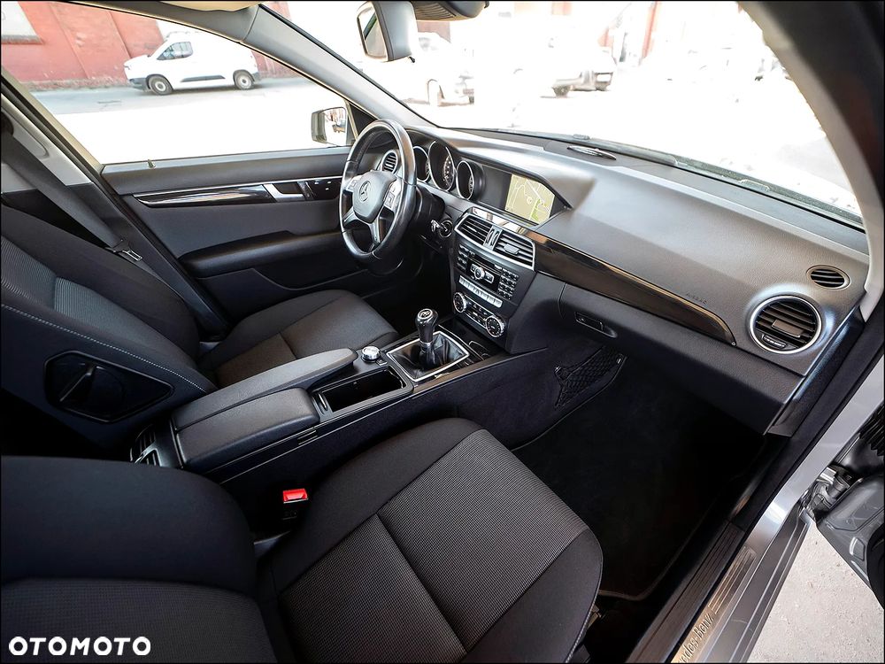Mercedes-Benz Klasa C 180 (BlueEFFICIENCY) Elegance - 16