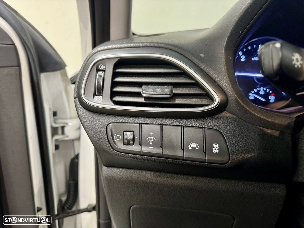 Hyundai i30 SW - 19