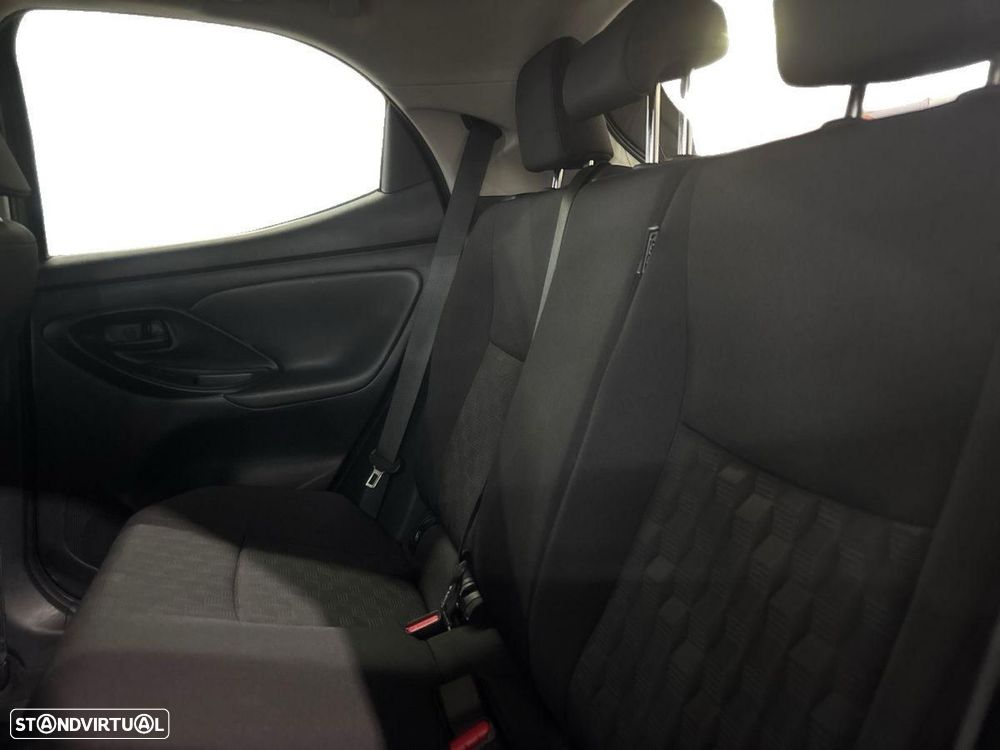 Toyota Yaris 1.5 HDF Comfort Plus - 19