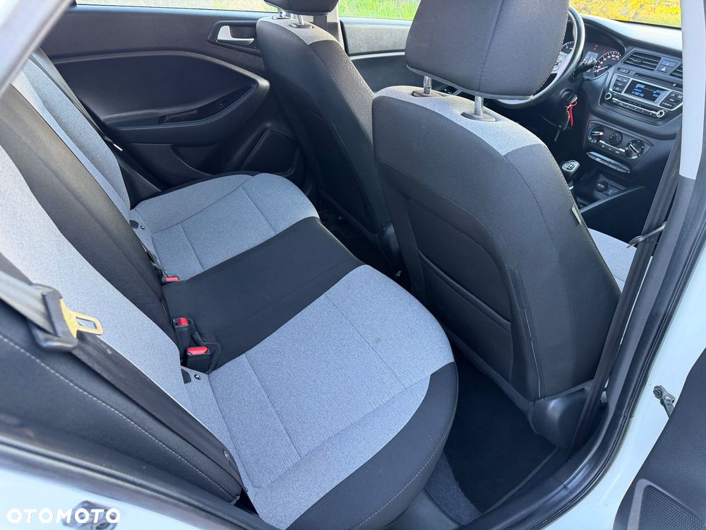 Hyundai i20 1.1 CRDi BlueDrive Elegant - 13