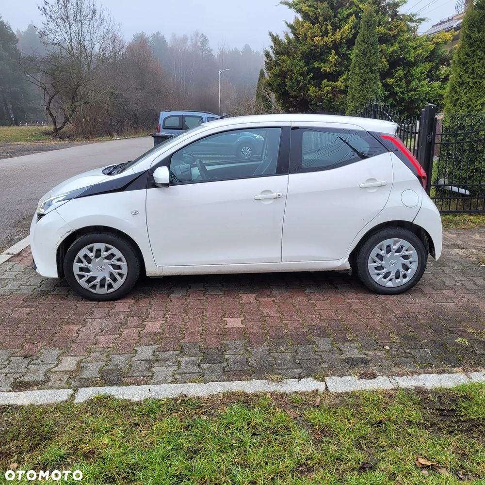 Toyota Aygo x.shift x-play connect - 12