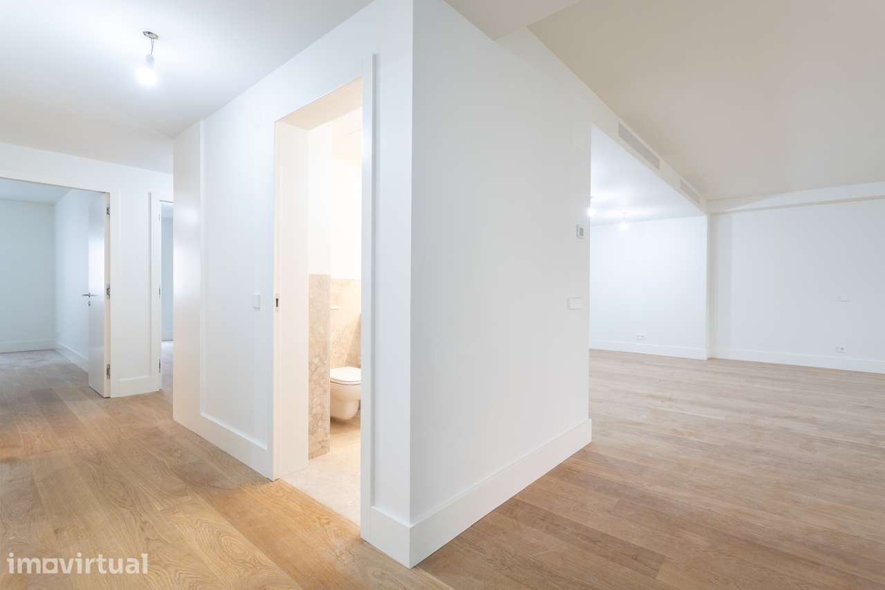 APARTAMENTO T3 DE LUXO, A 3 MINUTOS DA AV. DA LIBERDADE - Grande imagem: 2/46