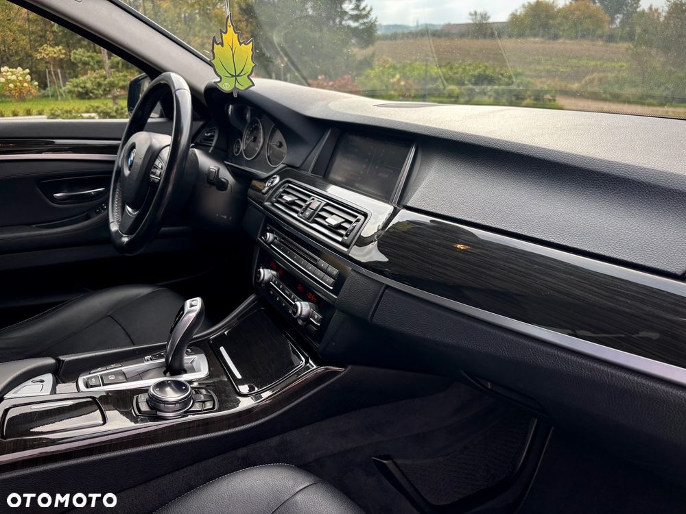 BMW Seria 5 525d xDrive Luxury Line - 12