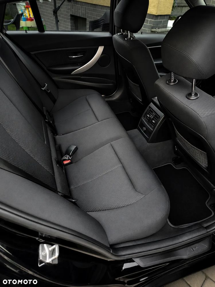 BMW Seria 3 318d - 9