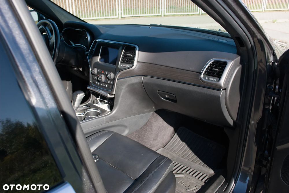 Jeep Grand Cherokee - 9
