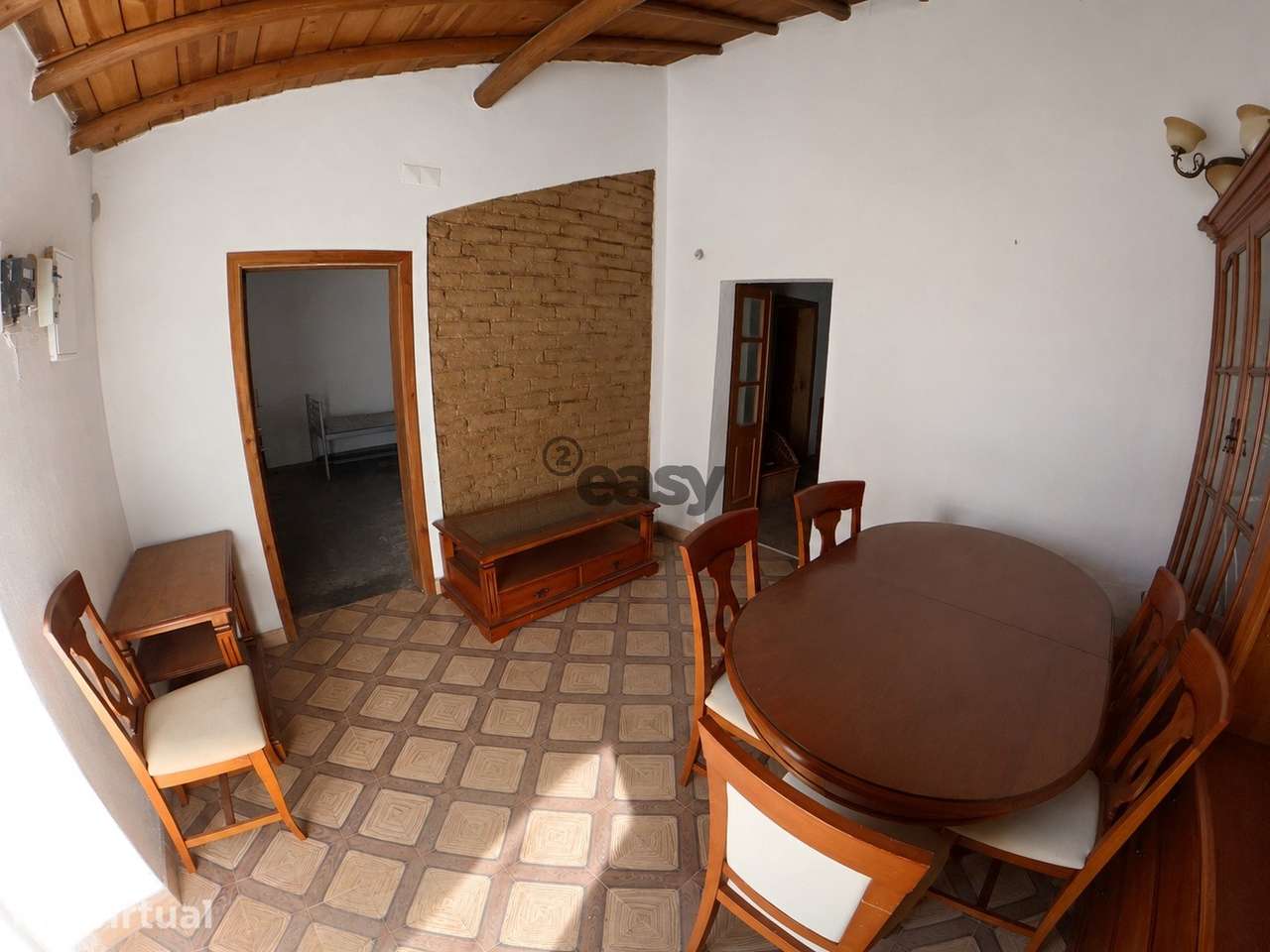 Moradia T3+1 totalmente remodelada com amplo quintal e enorme potencia - Grande imagem: 3/11