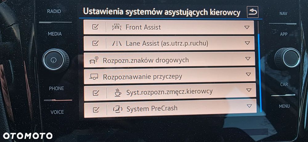 Volkswagen Passat Variant 2.0 TDI SCR DSG Business - 24