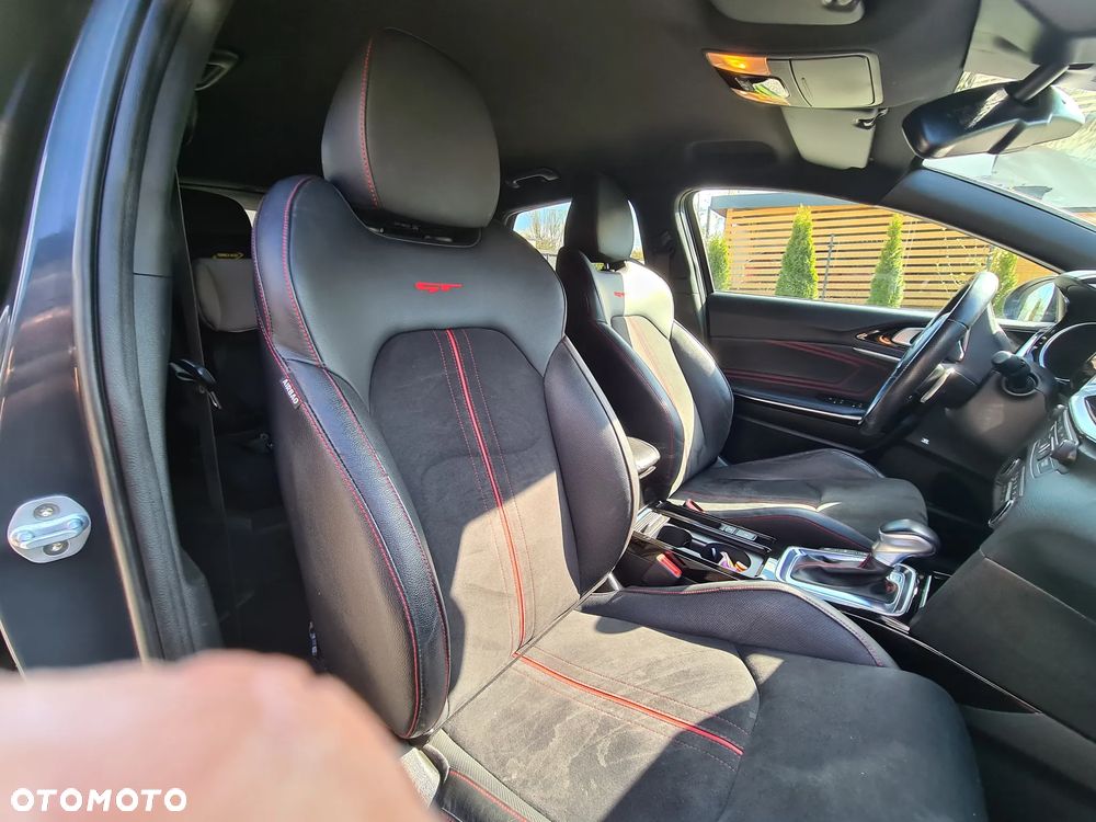 Kia ProCeed 1.6 T-GDI GT DCT - 11