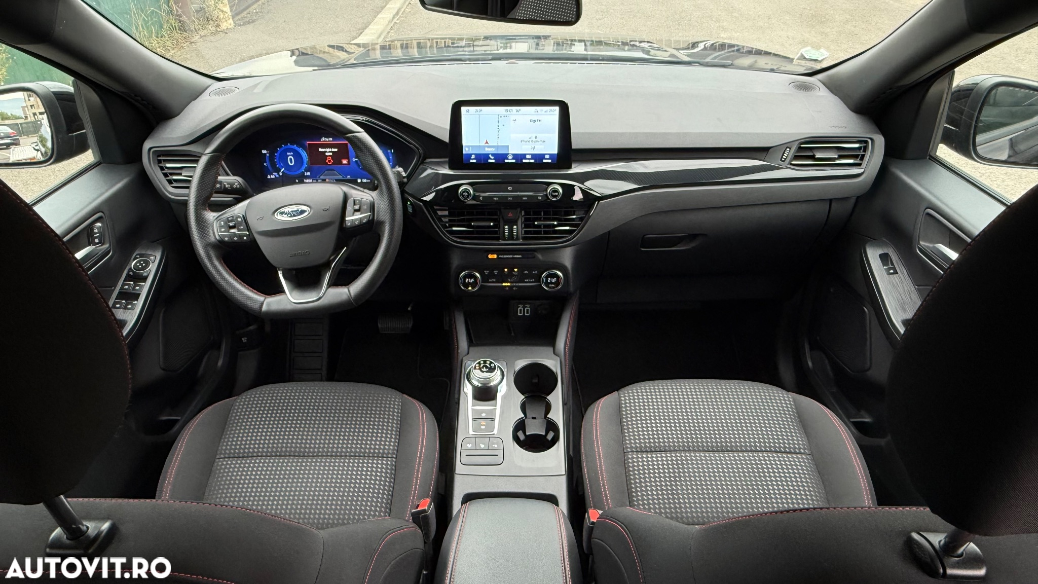 Ford Kuga 2.5 Duratec FHEV ST-LINE - 12