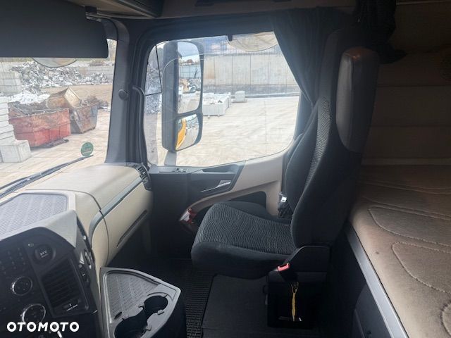 Mercedes-Benz ACTROS - 9