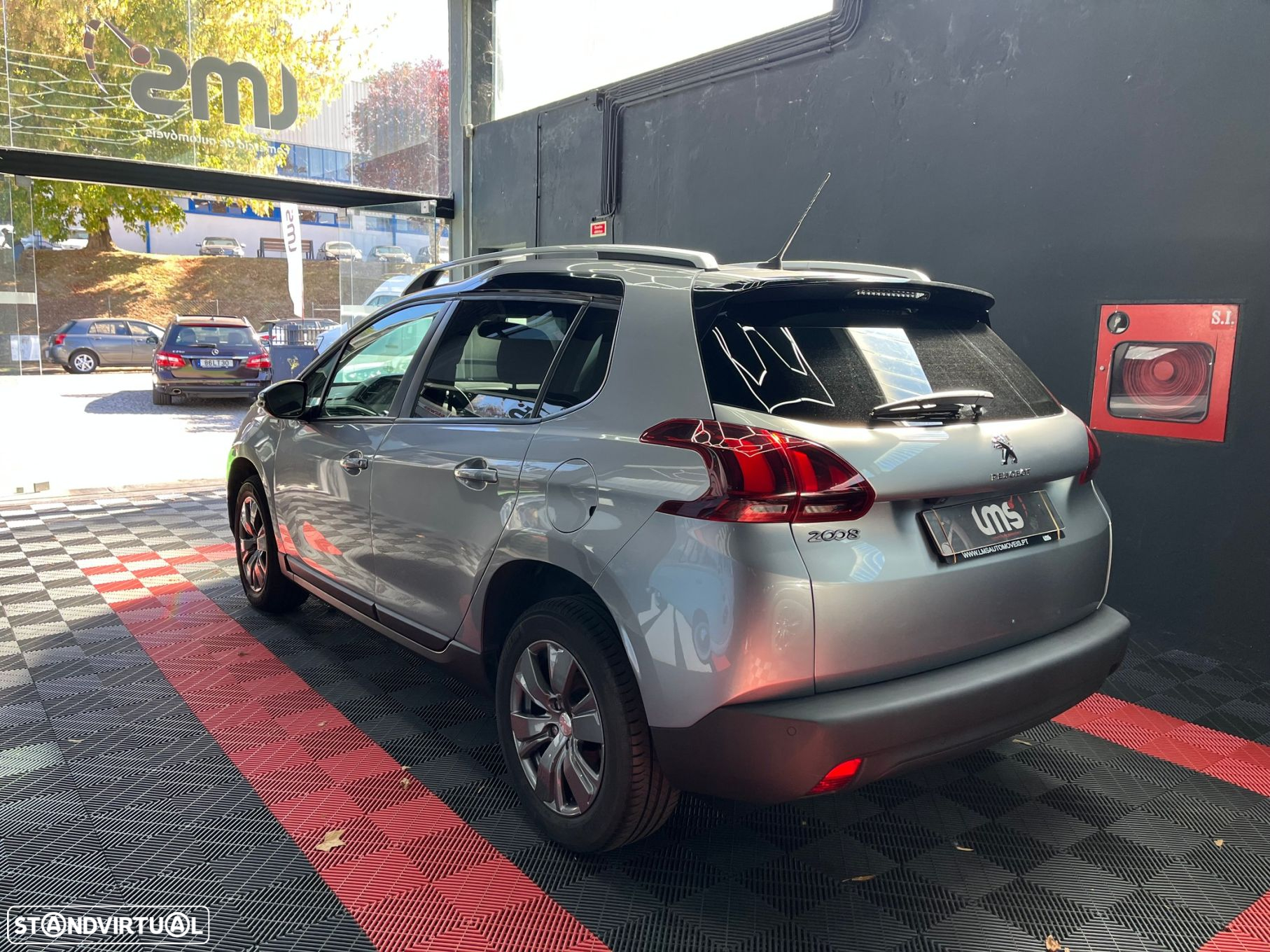Peugeot 2008 1.5 BlueHDi Allure - 6