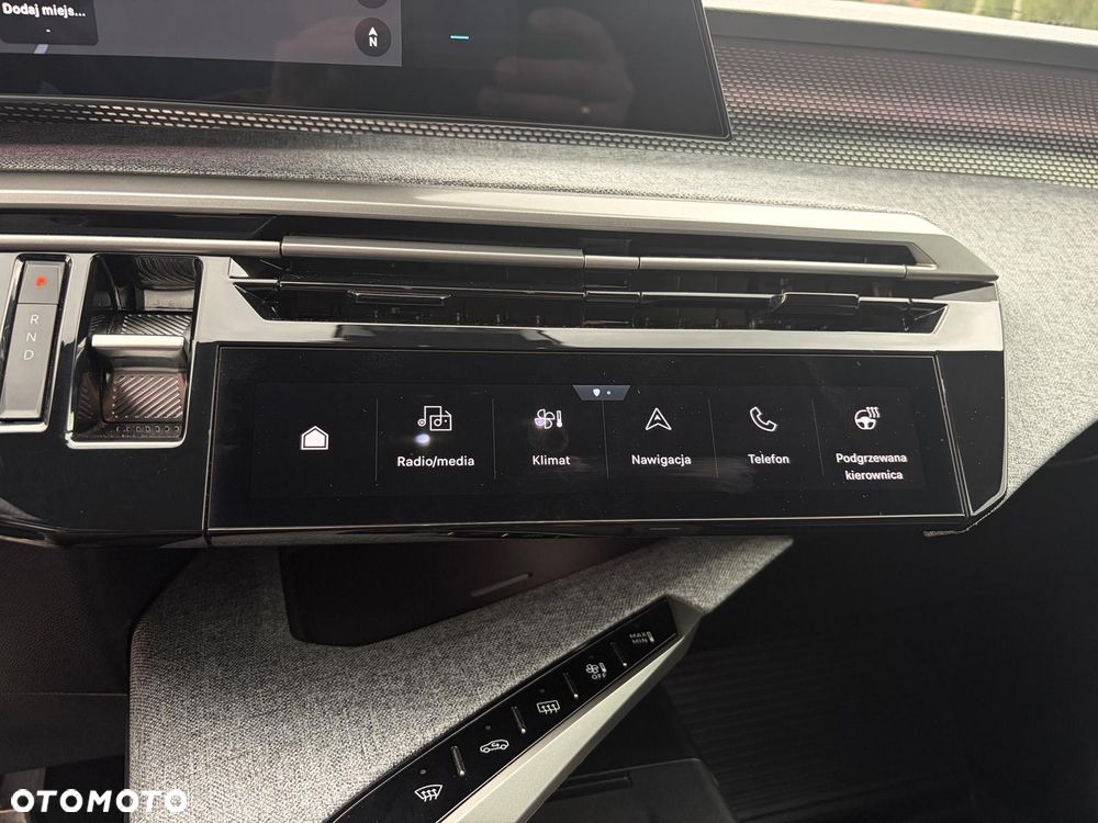 Peugeot E-5008 73kWh GT Exclusive - 35