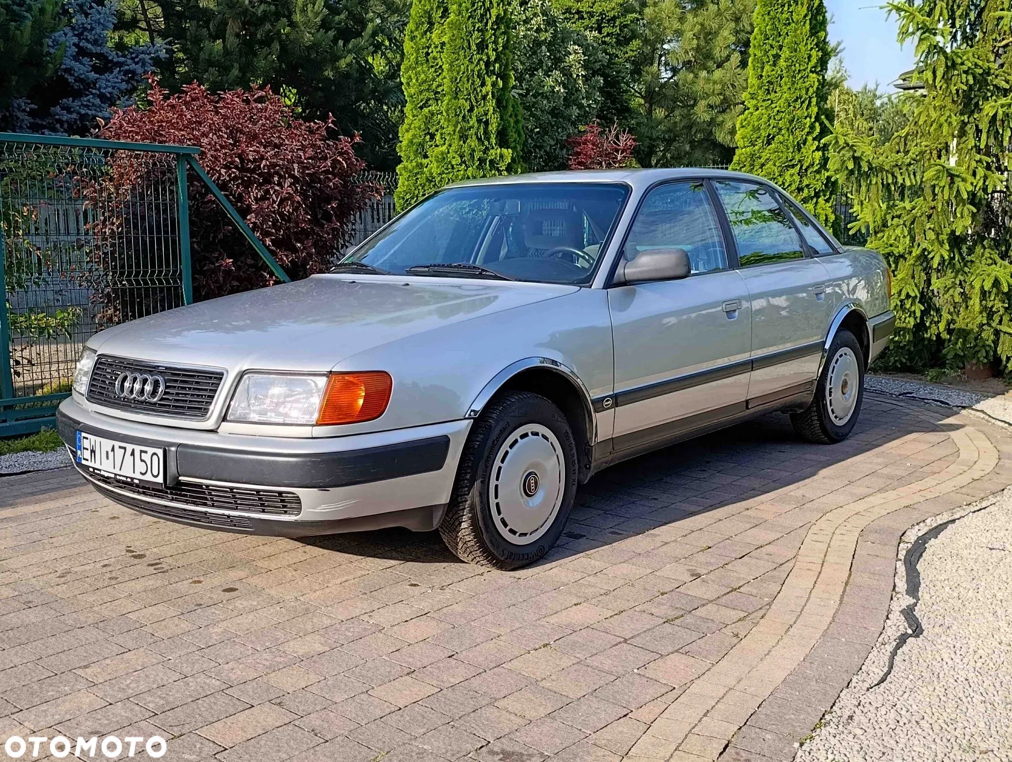 Audi 100 2.0 E - 1