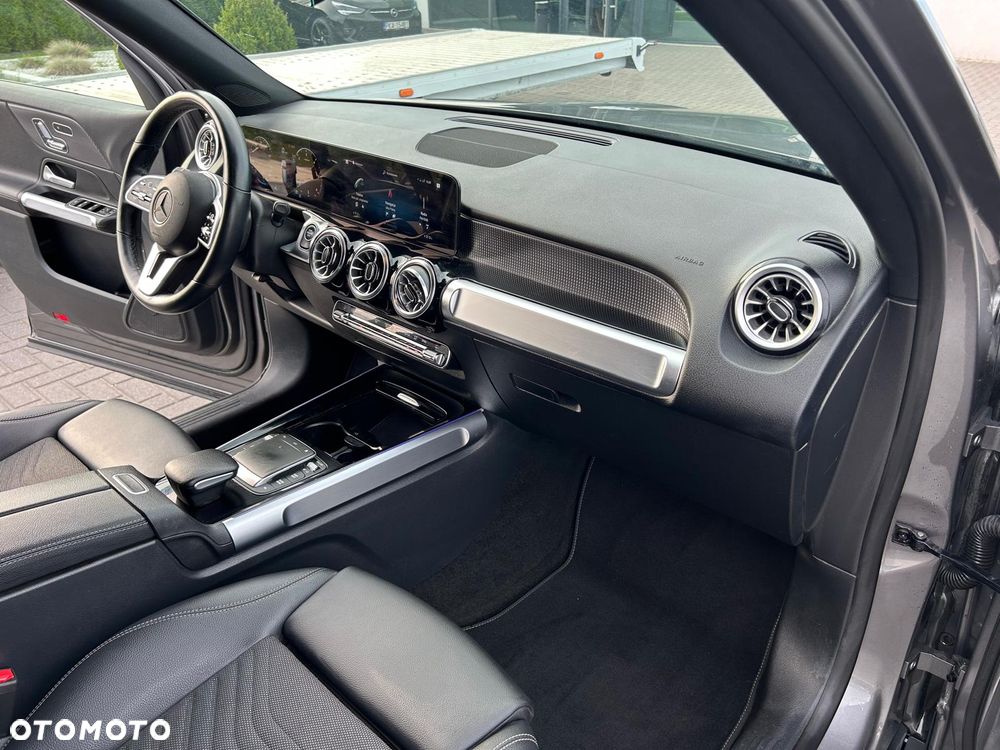 Mercedes-Benz GLB 200 d Progressive 8G-DCT - 36