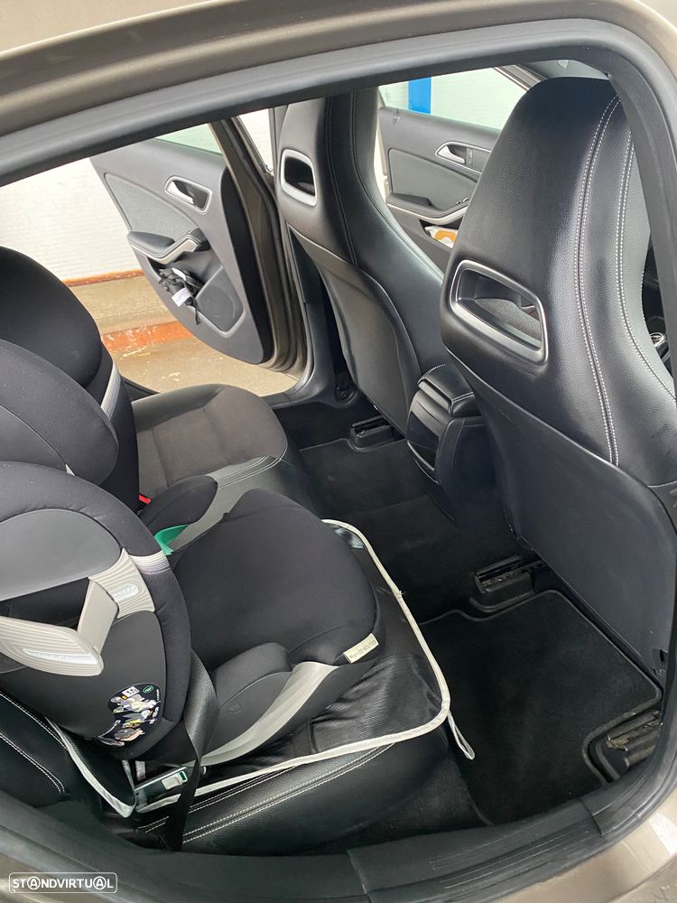 Mercedes-Benz A 180 CDI (BlueEFFICIENCY) Urban - 12