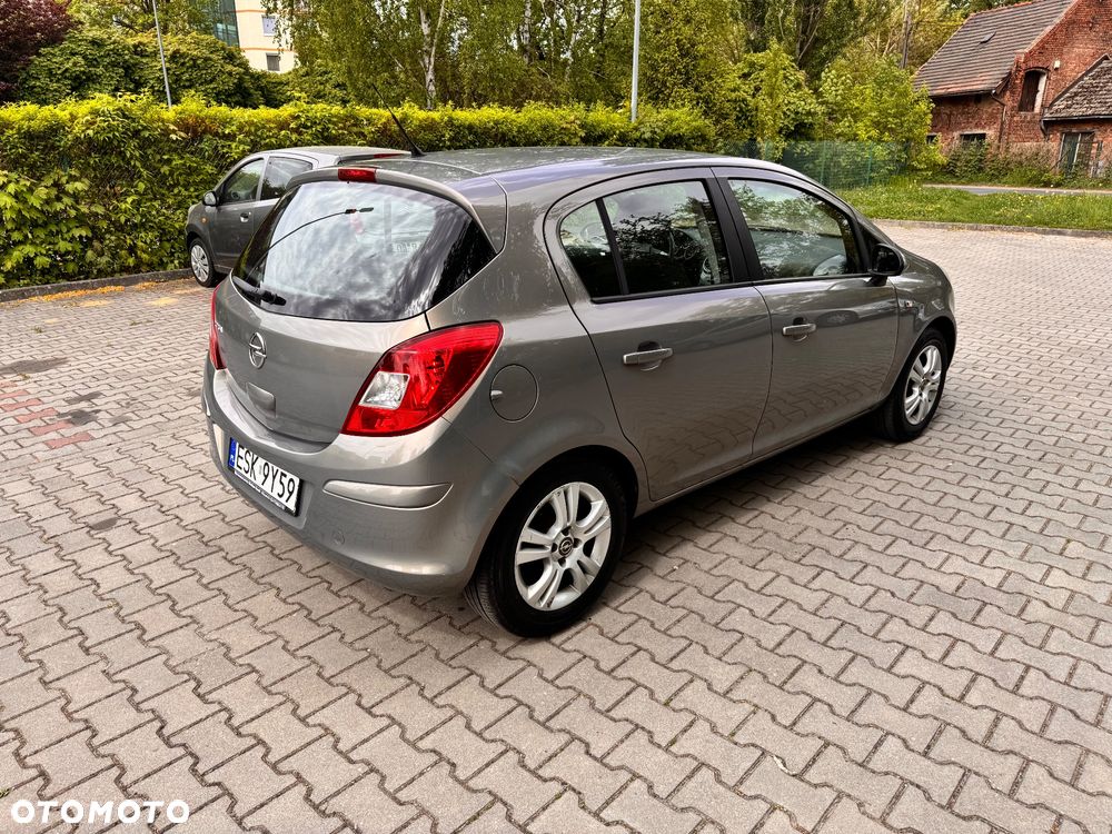 Opel Corsa 1.2 16V Essentia - 7